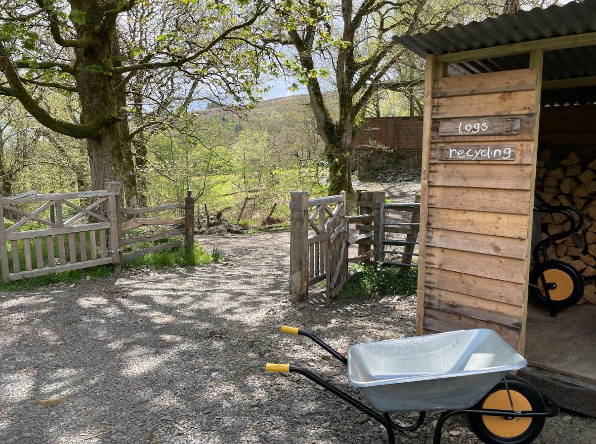 فيلا Cosy Woodland Off Grid Shepherds Hut - Rowan قلعة دوغلاس المظهر الخارجي الصورة