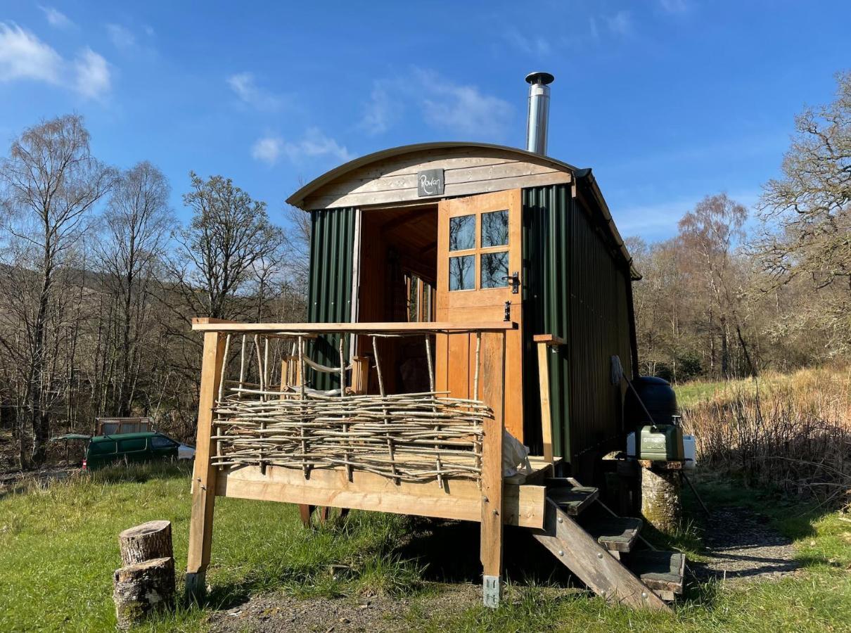 فيلا Cosy Woodland Off Grid Shepherds Hut - Rowan قلعة دوغلاس المظهر الخارجي الصورة